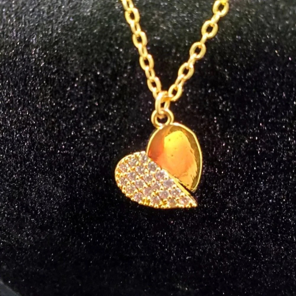 0233 Sweetheart Necklace Pretty Sparkles Set In 14k Gold Plate With 18 Chain 26$